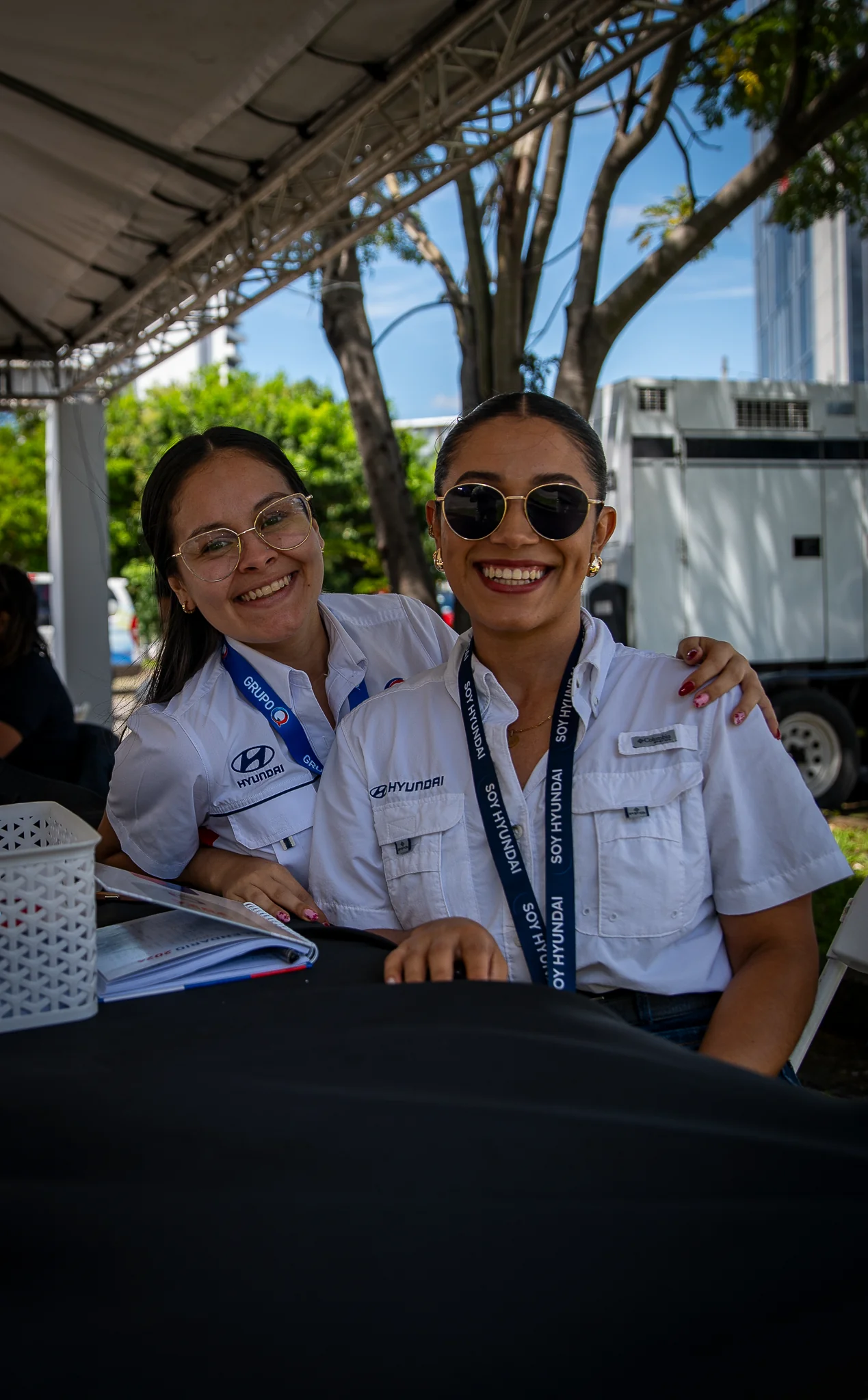 Hyundai sales team at the event — Ciudad Click